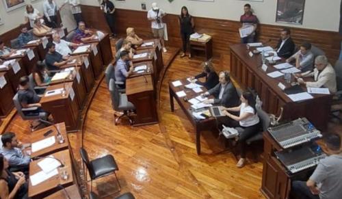 Escándalo en Avellaneda por la suspensión de la sesión del Concejo Deliberante tras el asesinato de un nene de 10 años.